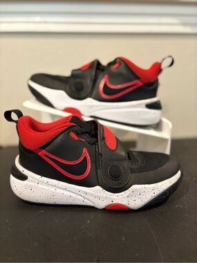 Nike Shoe Youth Size 4.5Y Black Red Team Hustle D 11 Strap Basketball DV8996-003